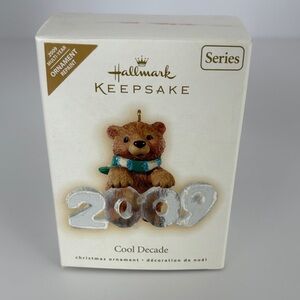 Hallmark Keepsake 2009 Cool Decade bear ornament NIB